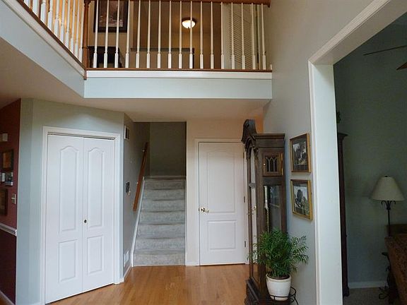4th image of 524 Thorngate Pl
