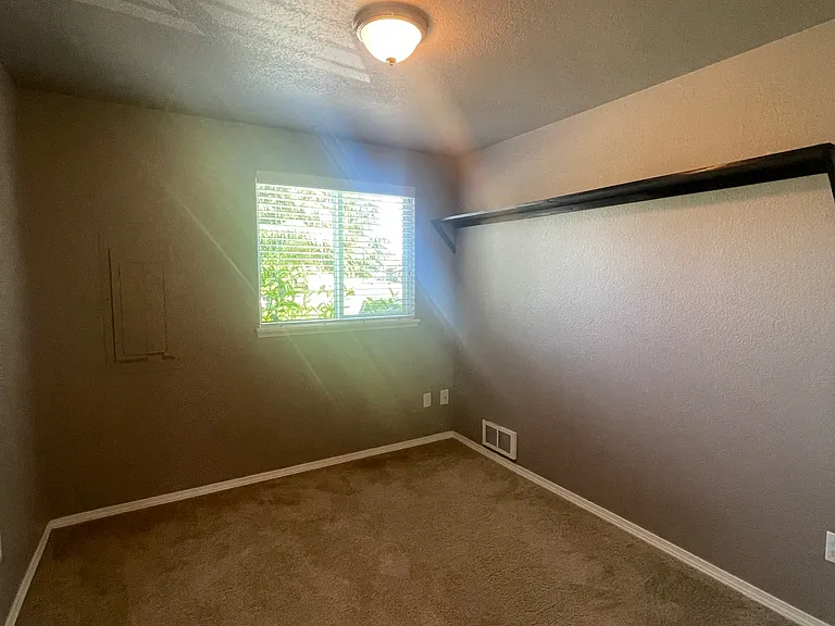 649 Bavarian Ln SE — Photo 10