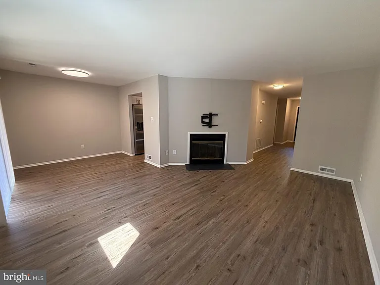 402 Cypress Point Cir #A — Photo 2