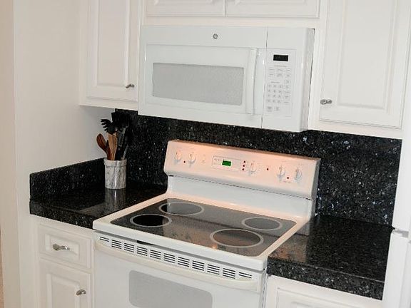3rd image of 1720 Halford Ave APT 333