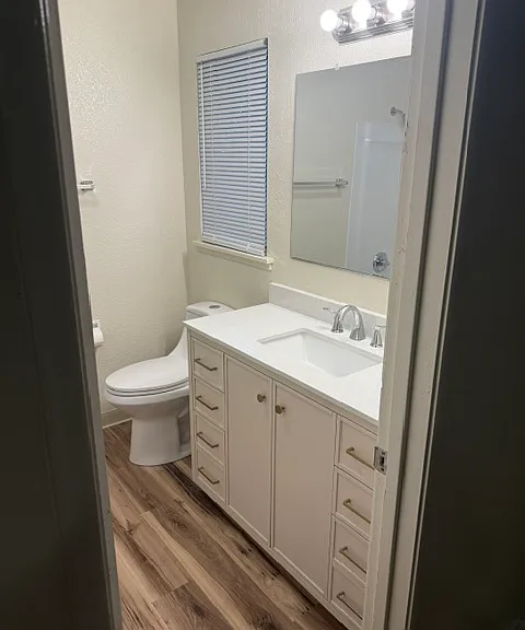 211 W 1st Ave #C — Photo 14
