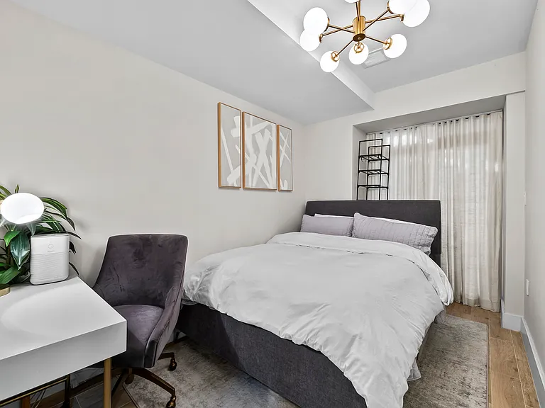 1090 Carroll St #1R — Photo 14