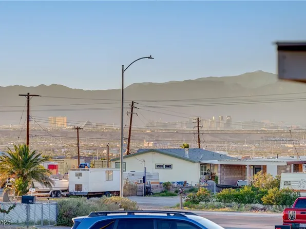 276 Aztec Ln, Henderson, NV 89015