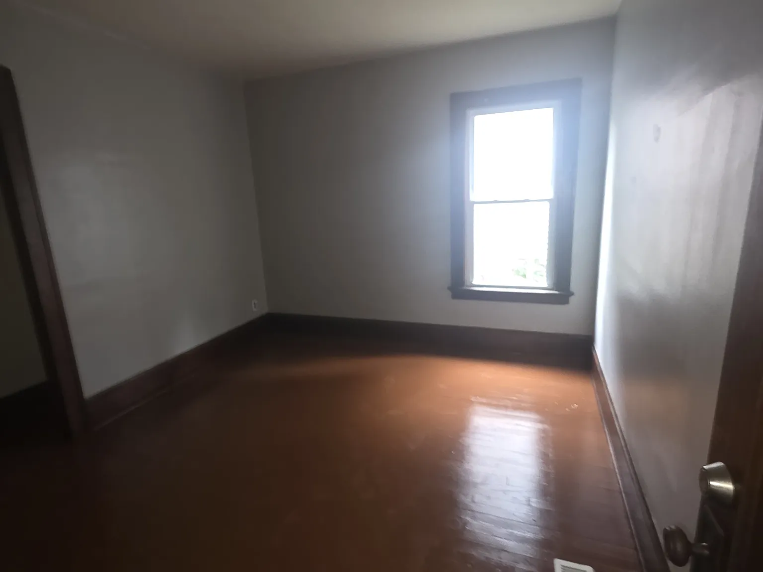 3 bed, 1250 sqft, $1,200 — Photo 1