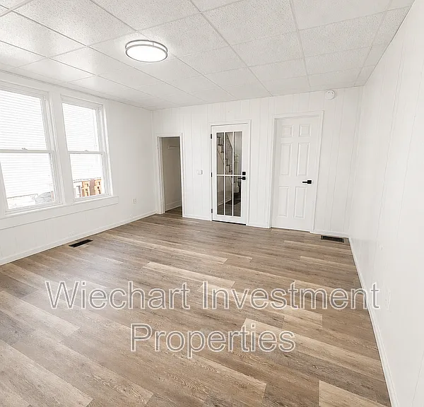 924 W Wayne St — Photo 9