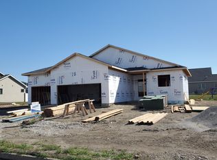 2806 Aberdeen Dr, Ames, IA 50010