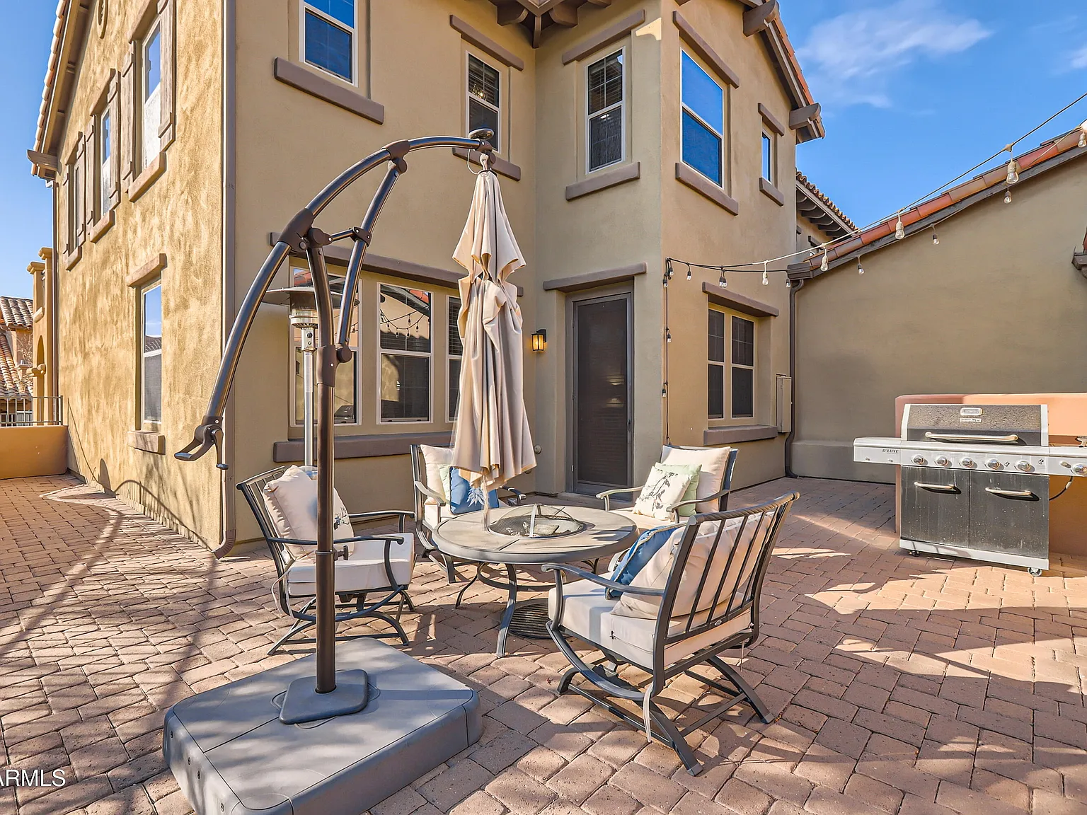 2 bed, 2.0 bath, 1912 sqft, $4,000 — Photo 2