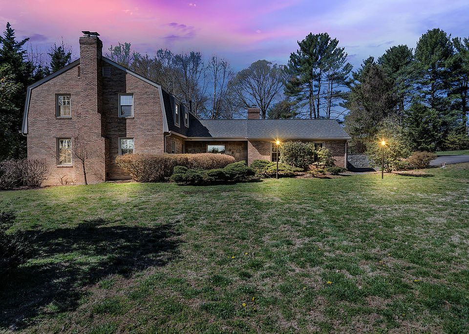 1st image of 1066 Harriman St