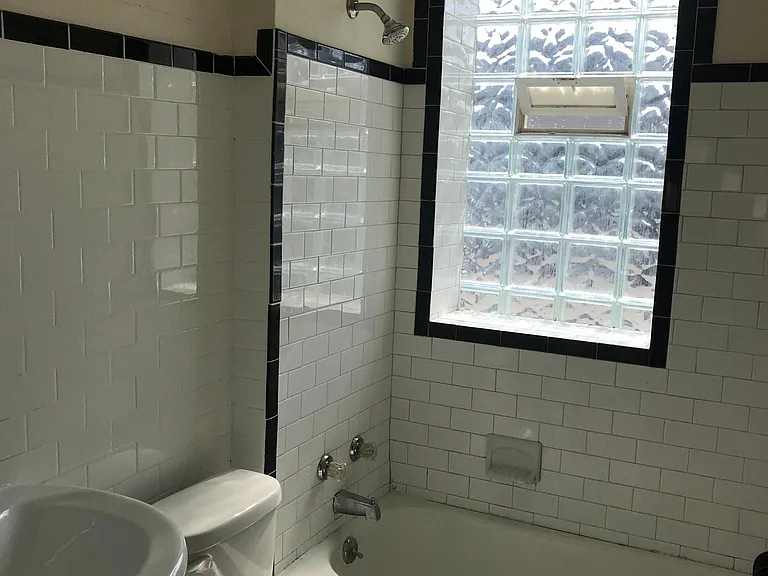 1170 Kenmore Ave #4 — Photo 12