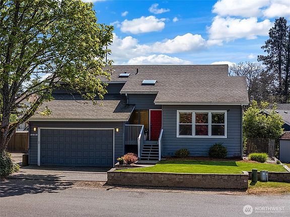 3rd image of 3012 43rd Street NE
