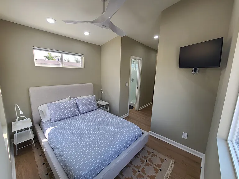 3043 Oliphant St — Photo 28