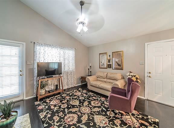 5th image of 5717 Cedar Creek Dr