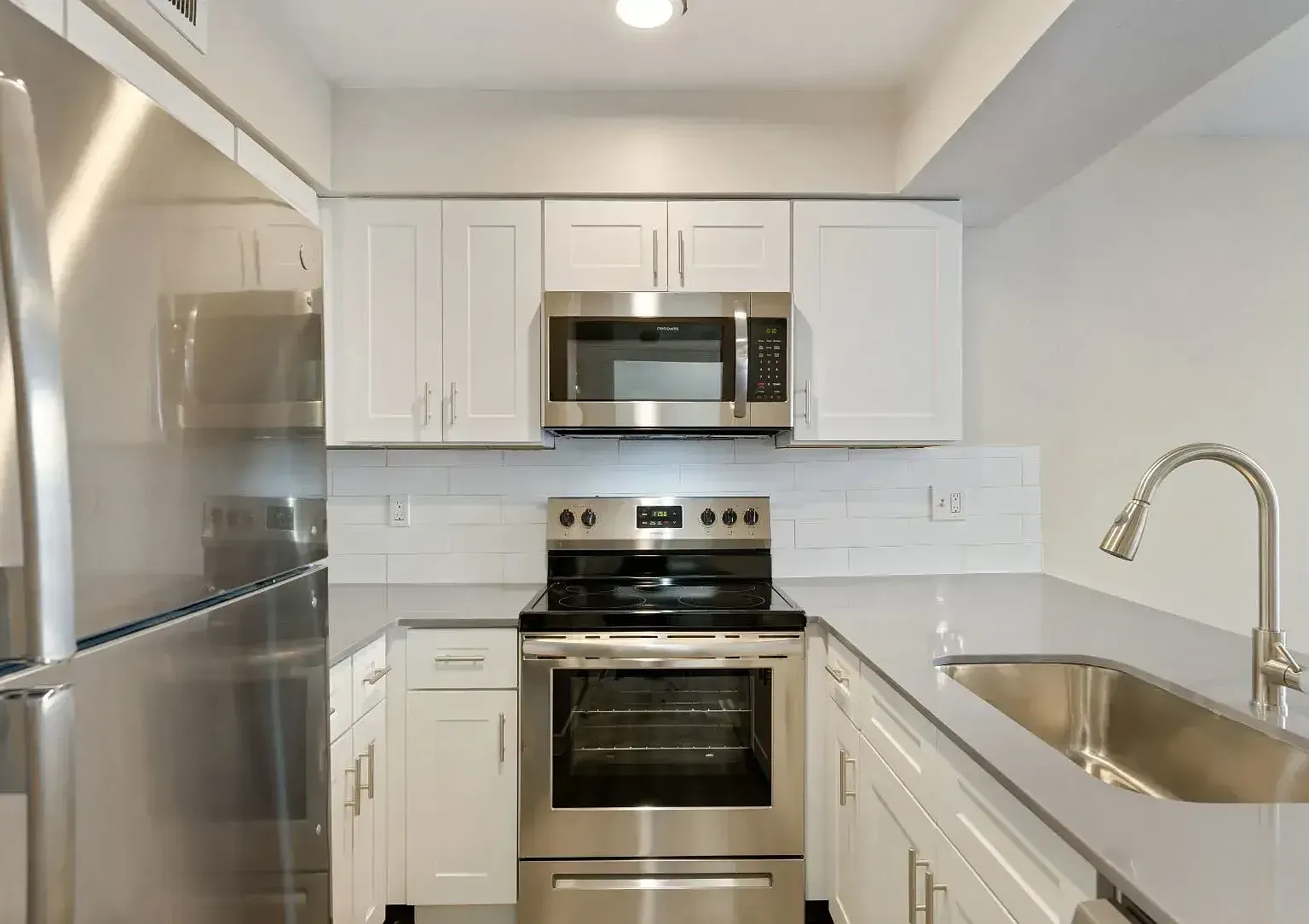 Rayside Residences — Photo 1
