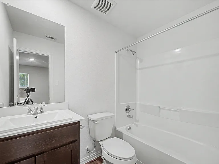 5409 Nielan St #B — Photo 17