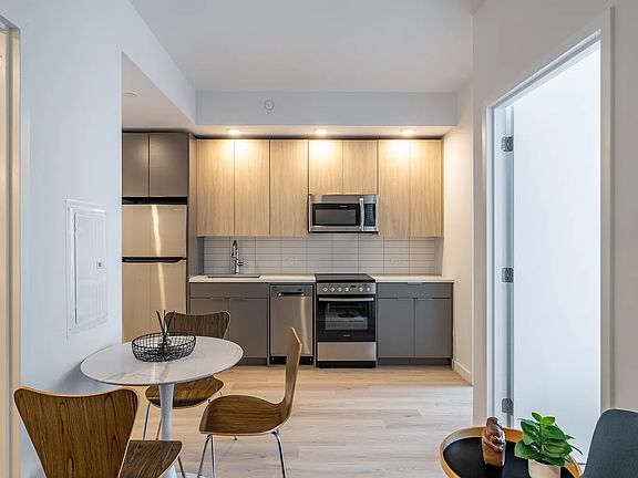 2nd image of 1440 Amsterdam Ave #1915