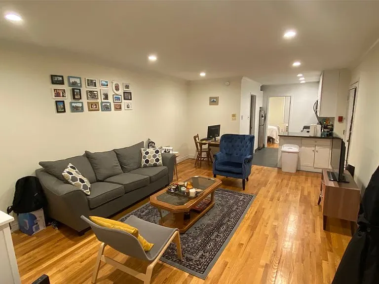 1834 Pine St #1R — Photo 1