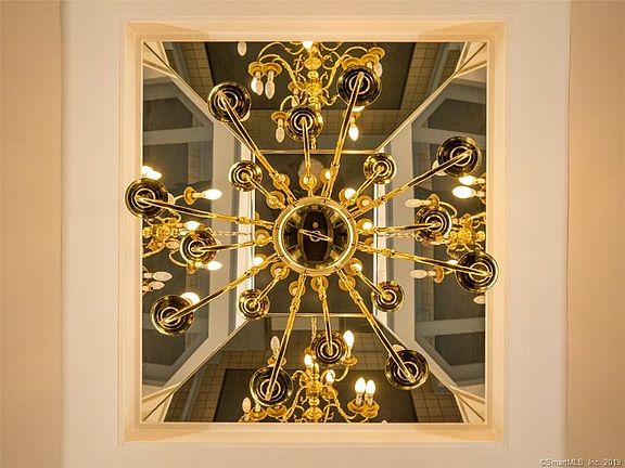 Kelley House entry foyer chandelier