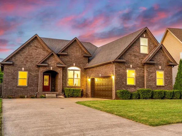 1329 Allmon Dr, Clarksville, TN 37042