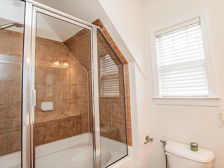 315 Woodvale Pl — Photo 17