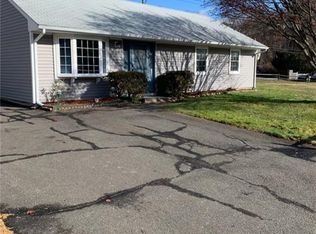 30 Corn Tassel Rd, Bridgeport, CT 06606