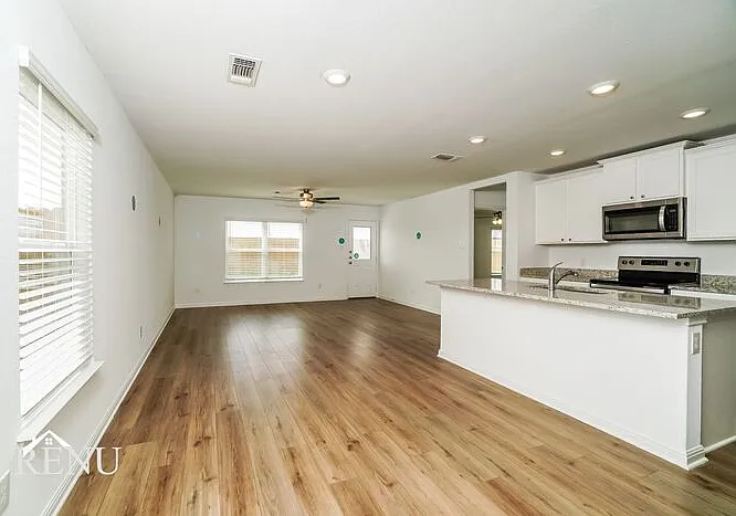 121 Scarborough Bnd — Photo 9