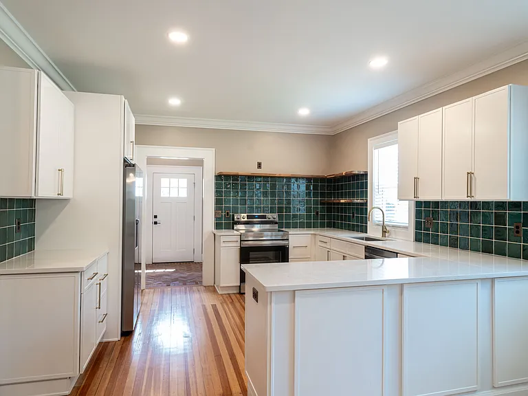 609 Salisbury St — Photo 6