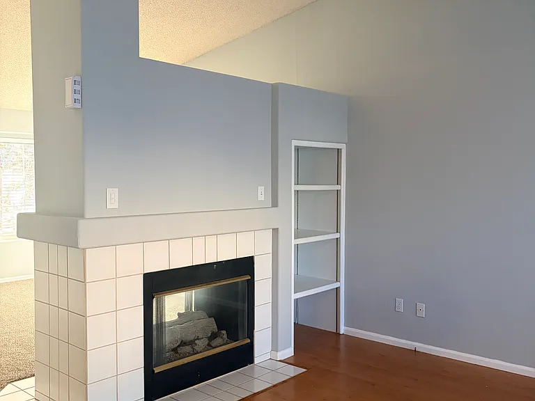 19364 E 40th Pl — Photo 3
