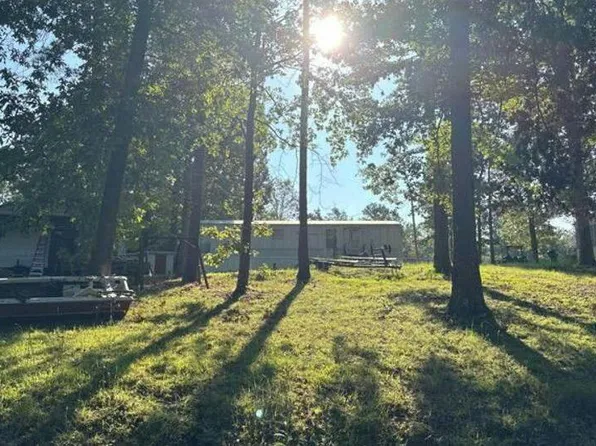 105 Gracy Dr, Springville, TN 38256