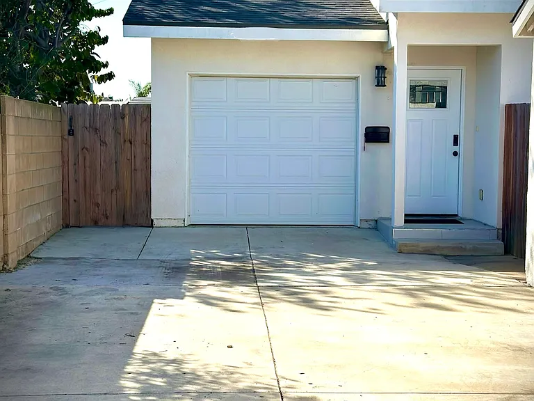 Siemon St — Photo 23