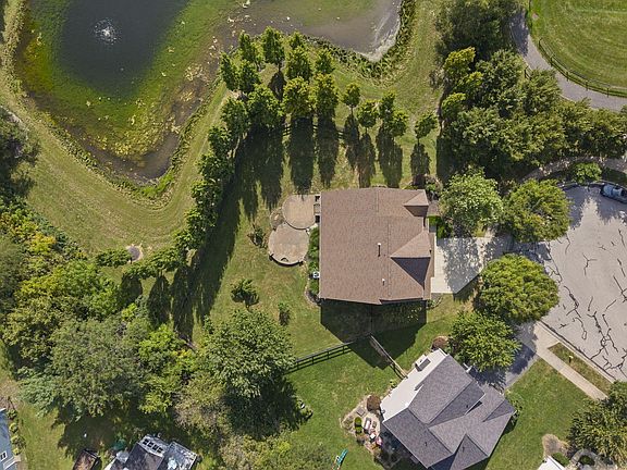 2nd image of 20 Madison Ct