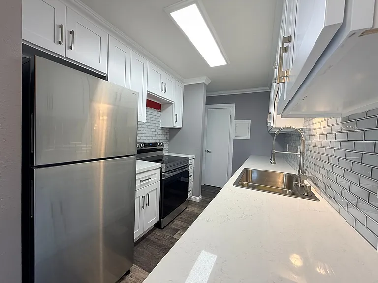 1310 N G St — Photo 13