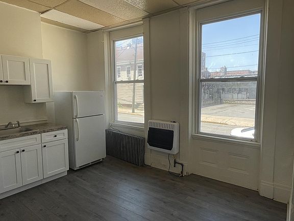 3rd image of 117 N Duke St Floor 1