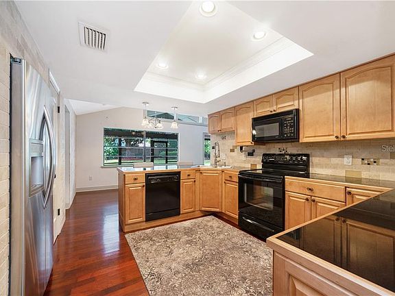 5th image of 7832 Cowan Ct