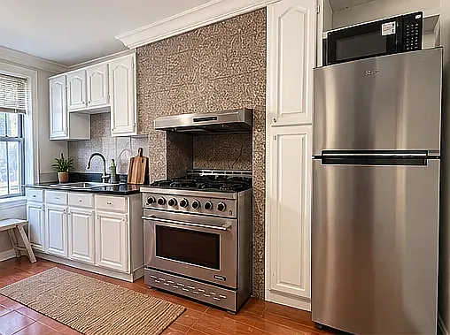 757 Hancock Street — Photo 3