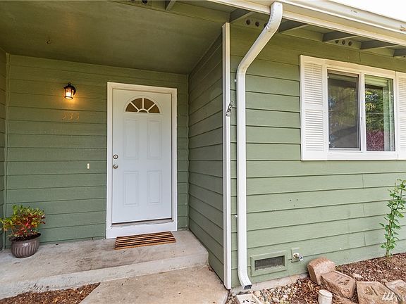 2nd image of 535 Salal St