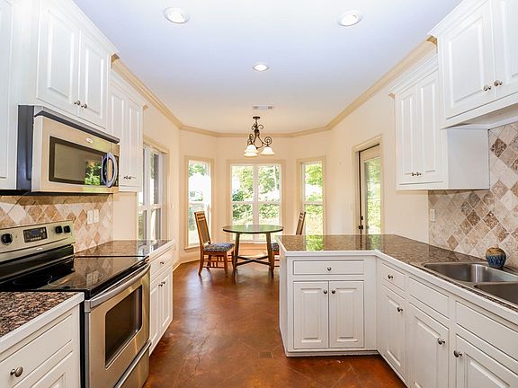 3rd image of 1024 Whitetail Dr