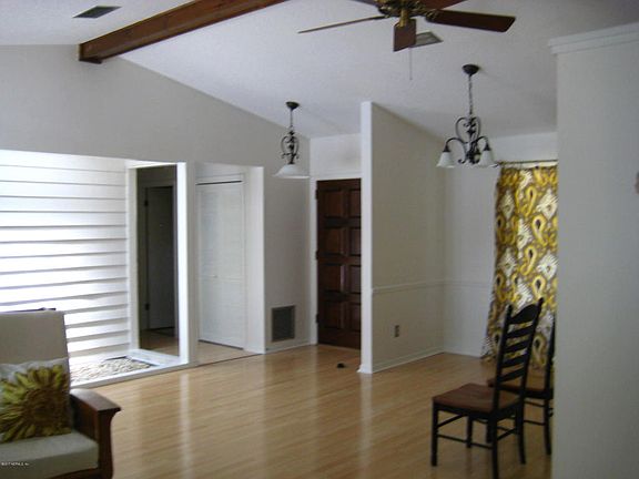 5th image of 2886 Seminole Village Dr