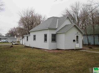 723 5th St, Sheldon, IA 51201