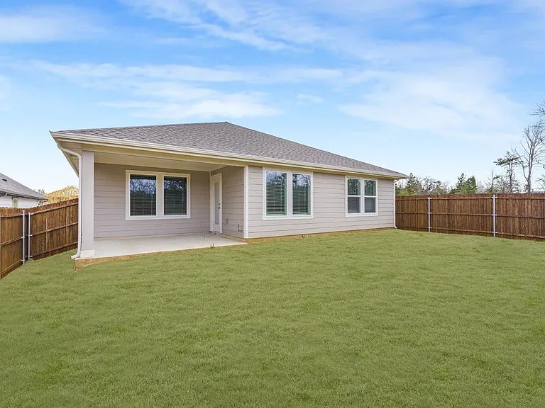 1547 Brooke Dr — Photo 3