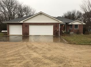 7074 Fibs Dr, Meriden, KS 66512