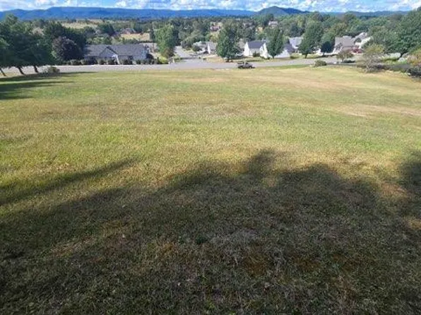 Century Ct, Wytheville, VA 24382