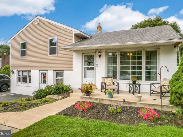 2232 E Helms Mnr, Upper Chichester, PA 19061
