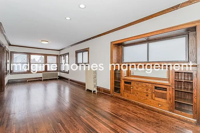 3944 Van Nest Ave — Photo 3