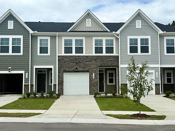 Front exterior - 1 car garage