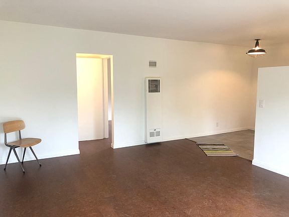 3rd image of 612 E Washington Blvd APT 8