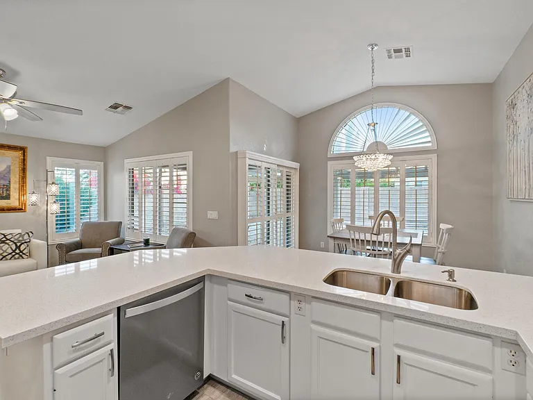 3145 E Desert Ln — Photo 10