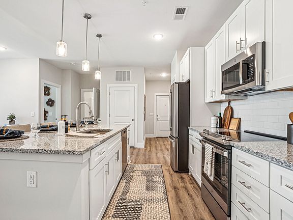 3rd image of 4000 Margaret St #2104