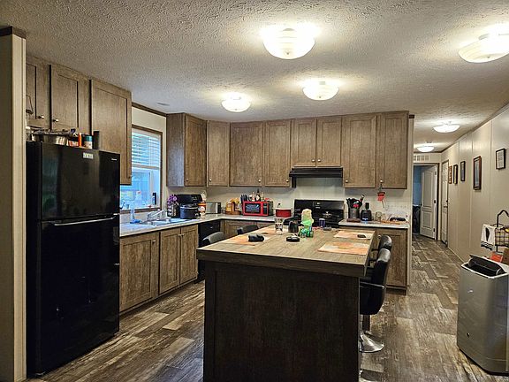 2nd image of 4985 Wilson Rd