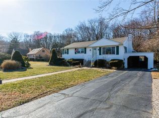 19 Grabner Dr, Waterford, CT 06385