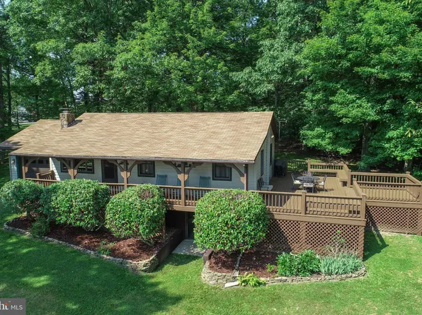 103 Overlook Dr, Oakland, MD 21550